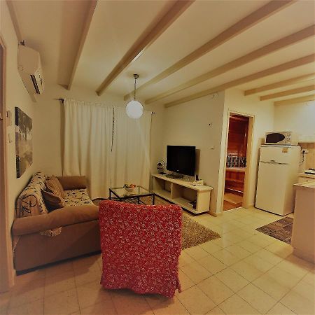 בחצר של טובה Apartment Hazon Exterior photo